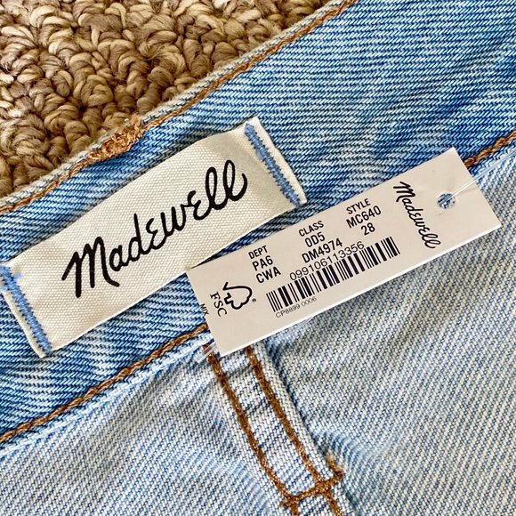 Madewell NWT Relaxed Denim Shorts, Light Wash W28 - Picture 11 of 13
